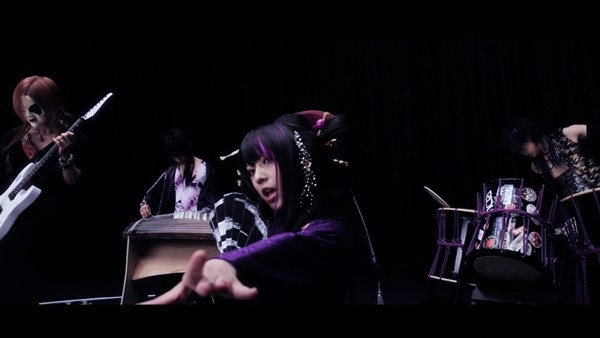 [2013.11.17] Wagakki Band - Tengoku (BD) [1080p]   - eimusics.com.mkv_snapshot_01.09_[2015.08.25_16.20.40]