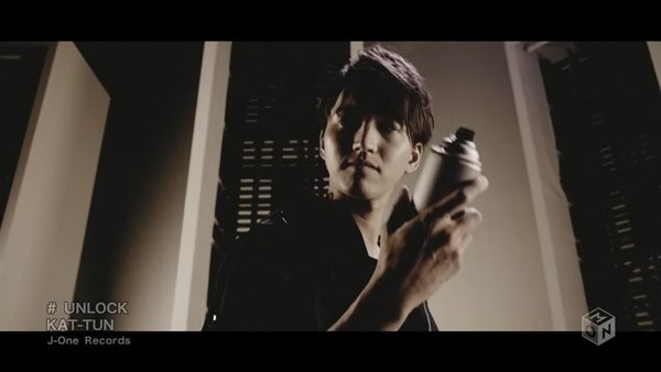 [2016.03.02] KAT-TUN - UNLOCK (M-ON!) [720p]   - eimusics.com.mkv_snapshot_01.41_[2016.04.09_00.17.18]